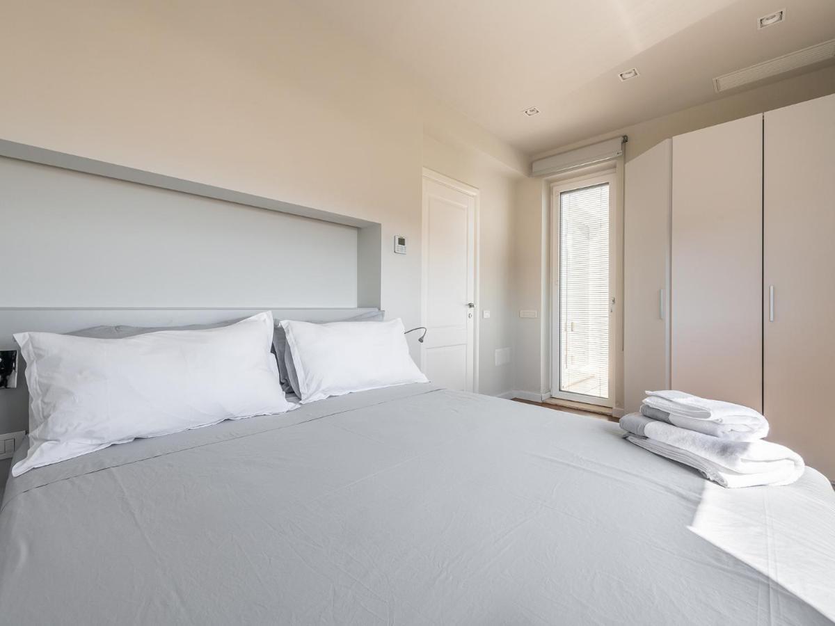 Penthouse Center Lägenhet Cagliari Exteriör bild