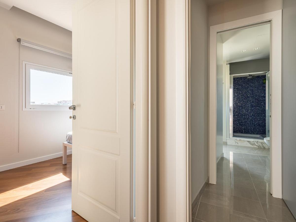 Penthouse Center Lägenhet Cagliari Exteriör bild