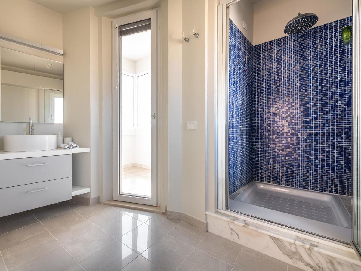 Penthouse Center Lägenhet Cagliari Exteriör bild